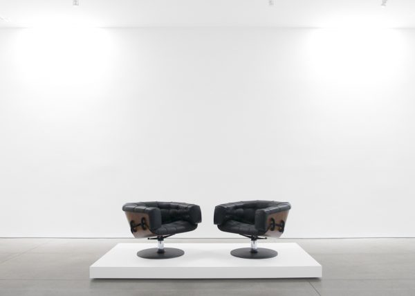 Peter Blake Gallery exhibits Martin Grierson’s 1962 London Chairs, an exhibit of mid-century modern furnishings.