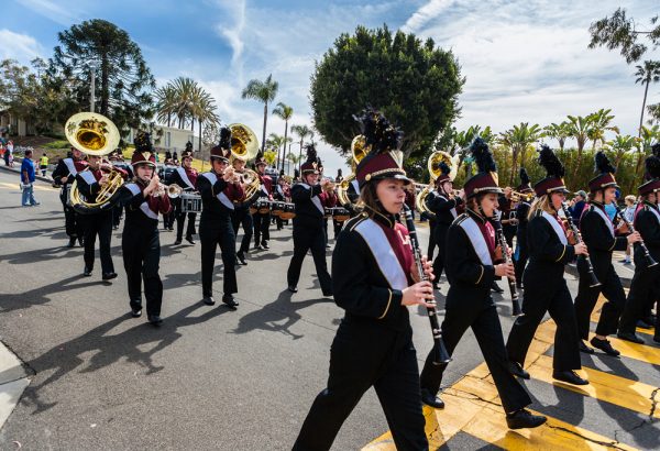 The Laguna Beach High School band steps out sharply. Photo by Charles Michael Murray. 