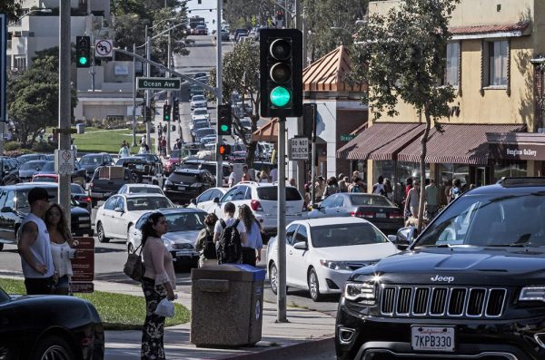 Visitors choke downtown Laguna Beach during a March heatwave in 2017. Photo by Mitch Ridder
